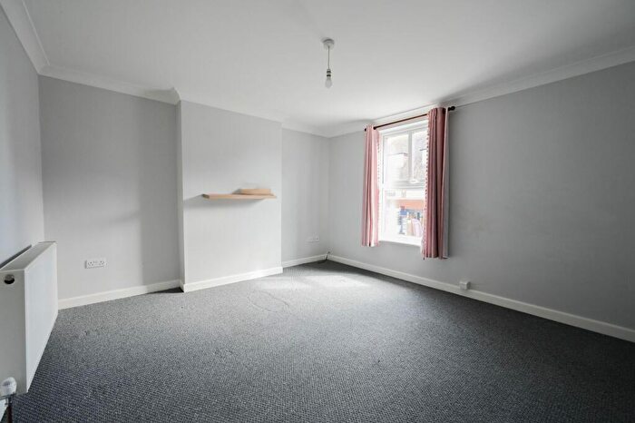 2 Bedroom Maisonette To Rent In High Street, Selsey, Chichester, PO20