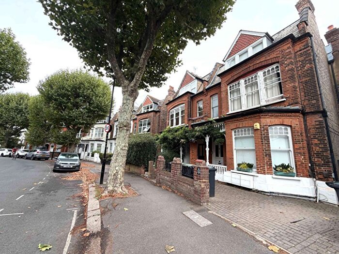 2 Bedroom Flat To Rent In Kings Avenue, Muswell Hill, N10