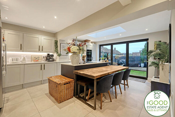 3 Bedroom Terraced House For Sale In Rochford Green, Loughton, IG10