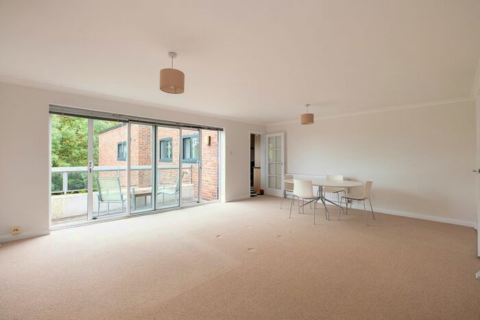 2 Bedroom Flat To Rent In Belvedere Drive, London SW19