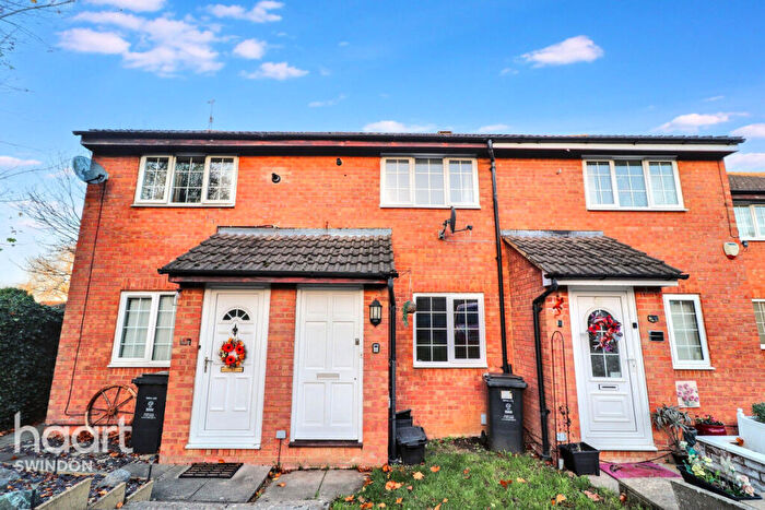 2 Bedroom Terraced House To Rent In Chives Way, Swindon, SN2