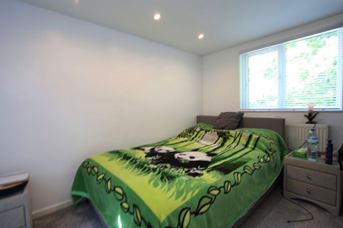 2 Bedroom End Of Terrace House To Rent In Boxley Road, Morden, SM4