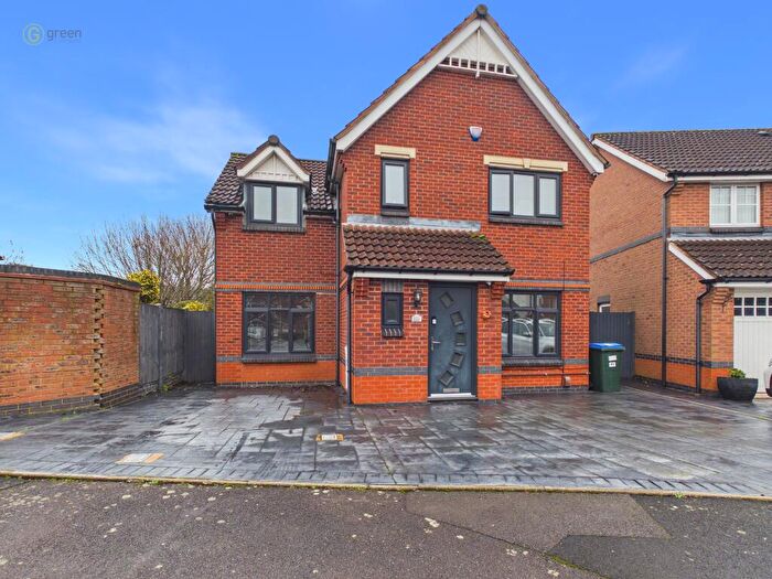 3 Bedroom Detached House For Sale In Hobhouse Close, Great Barr, Birmingham, B42