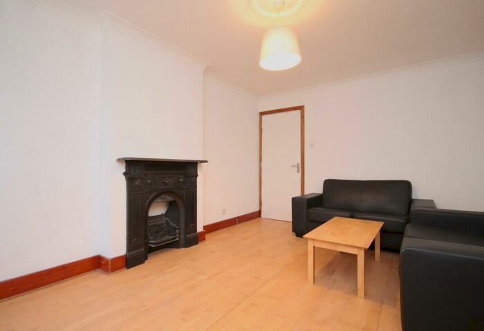 4 Bedroom Flat To Rent In Scholefield Road, Archway, N19