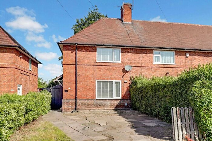 3 Bedroom Semi-Detached House For Sale In Harewood Avenue, Nottingham, NG6