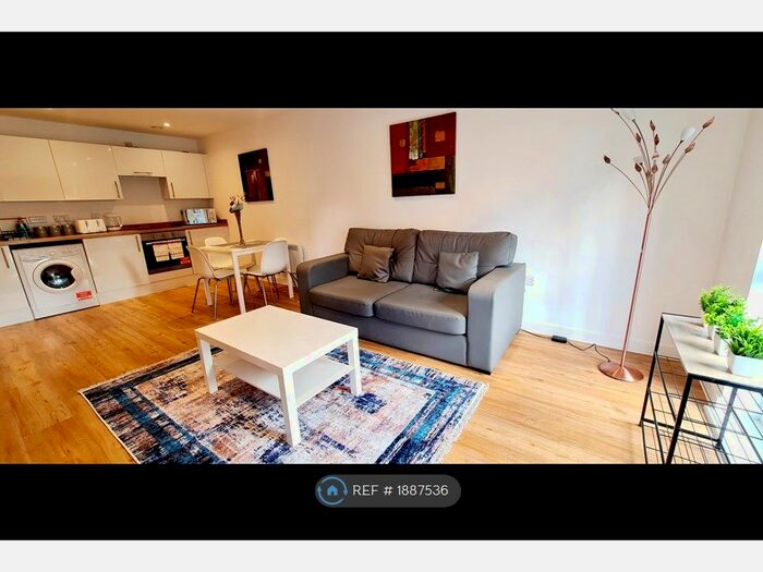 2 Bedroom Flat To Rent In Advent Way, Manchester, M4