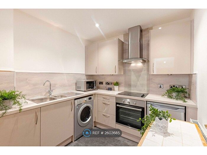 1 Bedroom Flat To Rent In Commercial Street, Edinburgh, EH6