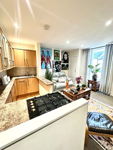 2 Bedroom Flat To Rent In Peddie Street, Dundee, DD1