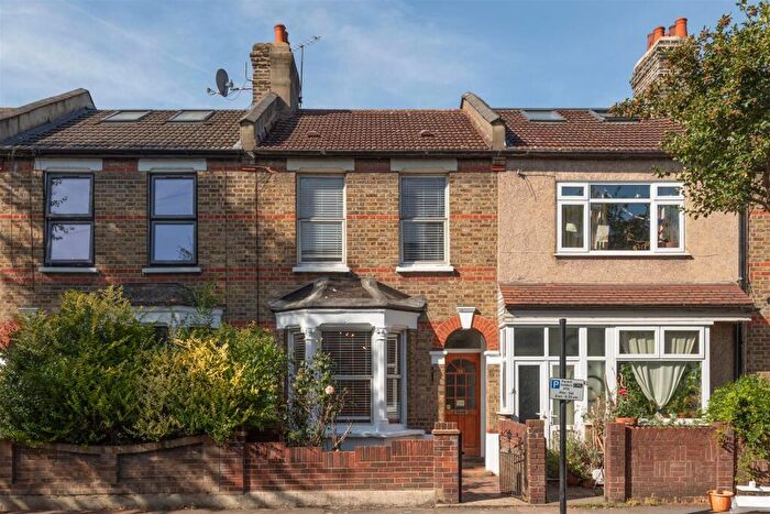 3 Bedroom House For Sale In Rensburg Road, Walthamstow, E17