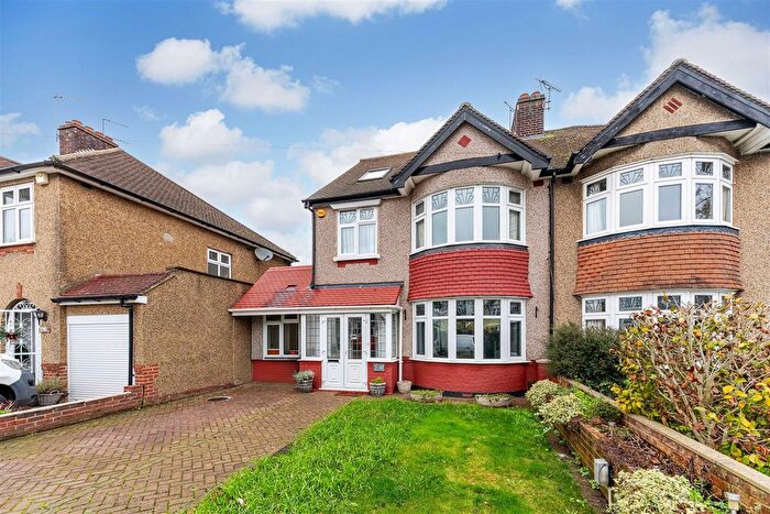 5 Bedroom Semi-Detached House For Sale In Oaklands Avenue, Isleworth, TW7