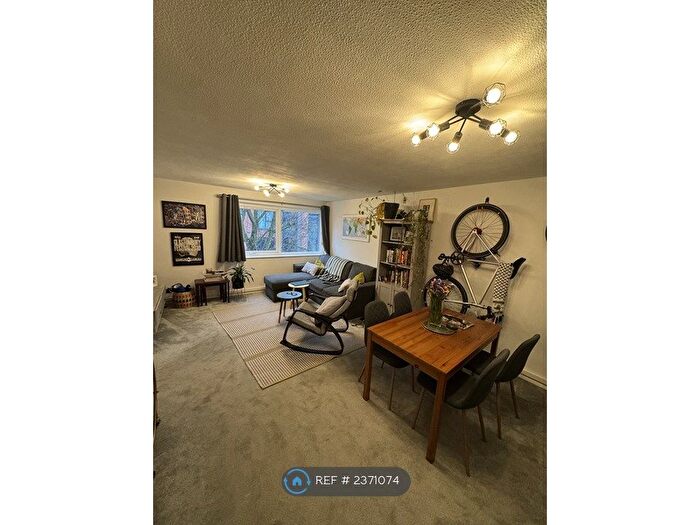 2 Bedroom Flat To Rent In Pellipar Close, London, N13