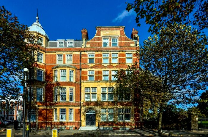 2 Bedroom Flat To Rent In Embankment Gardens, Chelsea, London, SW3