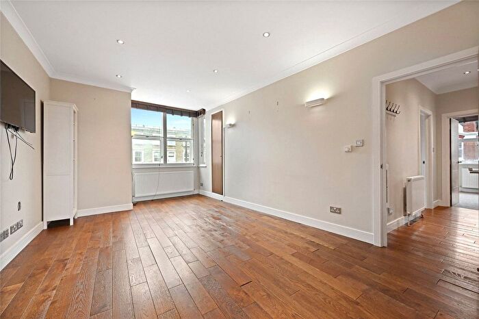 2 Bedroom Flat To Rent In Lanark Mansions, Pennard Road, London, W12