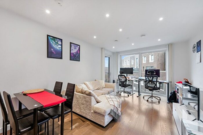 1 Bedroom Flat For Sale In Stock House, Wansey Street, Elephant Amp; Castle, London, SE17