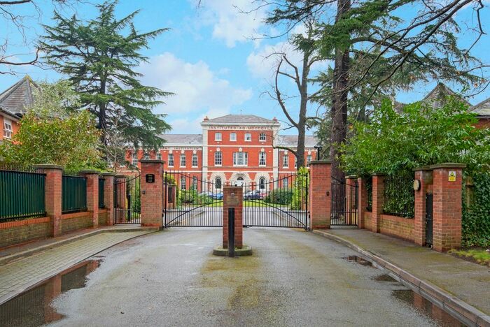 2 Bedroom Flat To Rent In Ellesmere Place, Walton-On-Thames, KT12