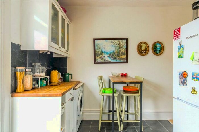 2 Bedroom Apartment For Sale In Winchester Road, Bristol, BS4