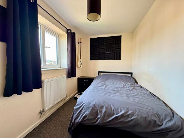 3 Bedroom End Of Terrace House For Sale In Severn Road, Stonehouse, GL10