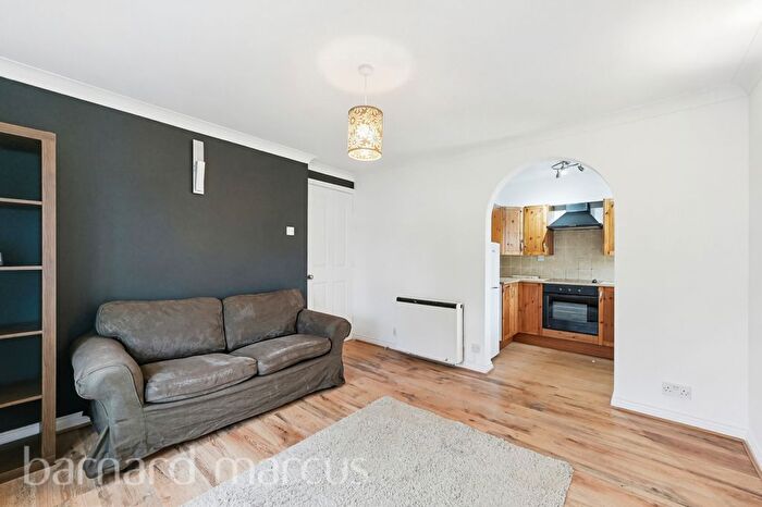 1 Bedroom Flat To Rent In Acton Lane, Chiswick, London, W4