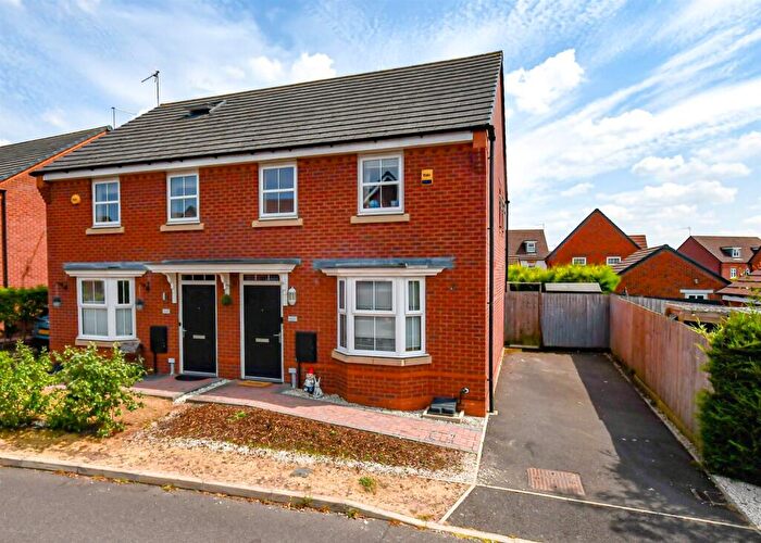 3 Bedroom Semi Detached House For Sale In Chalmers Road, Dudley, DY3