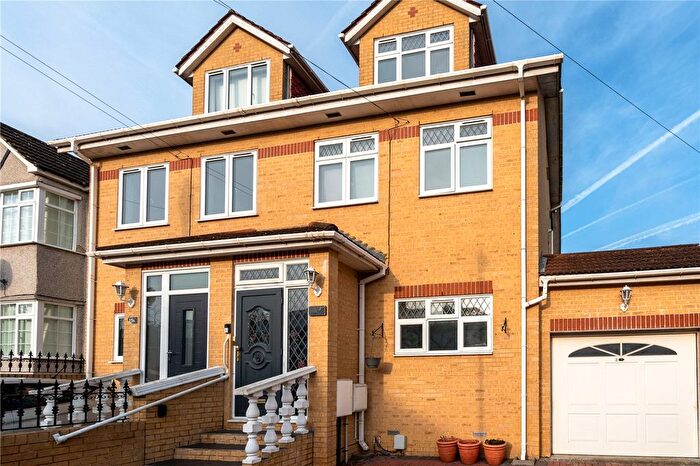 5 Bedroom Garage / Parking To Rent In Rosedene Avenue, London, SW16