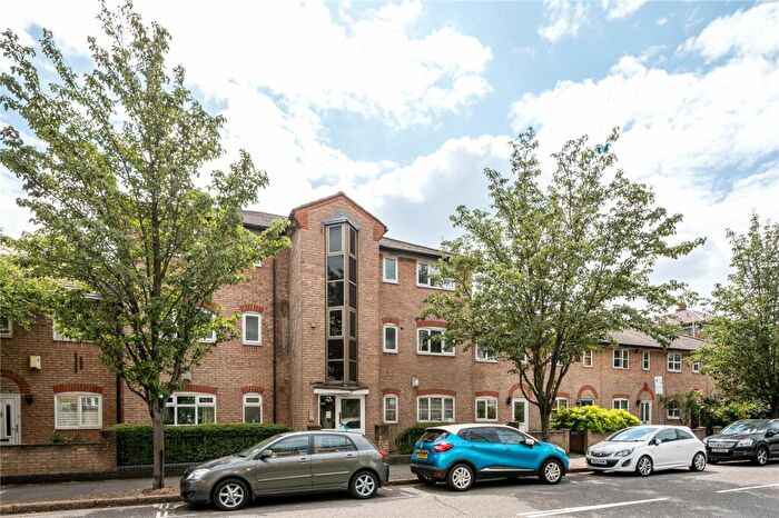 1 Bedroom Apartment To Rent In Bishops Way, London, E2