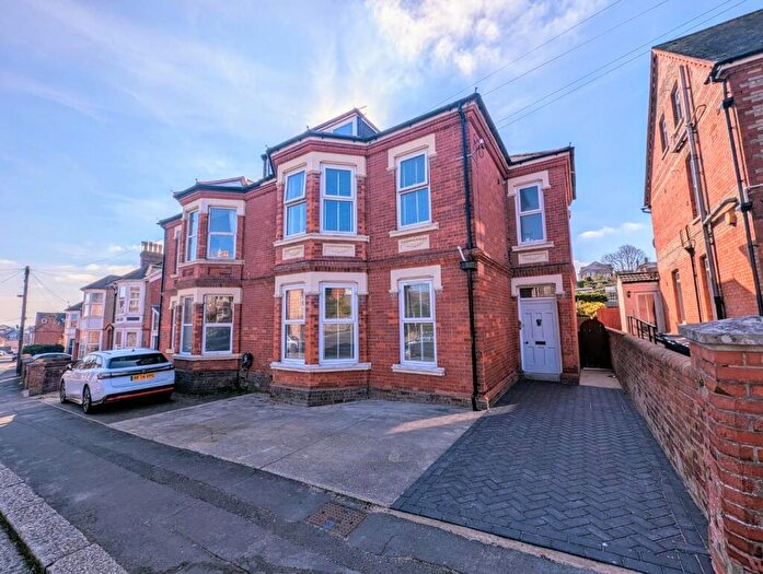 2 Bedroom Flat To Rent In Rodwell Avenue, Weymouth, DT4