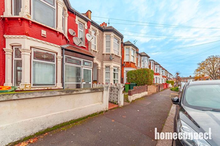 3 Bedroom Terraced House For Sale In Kensington Avenue, London, E12