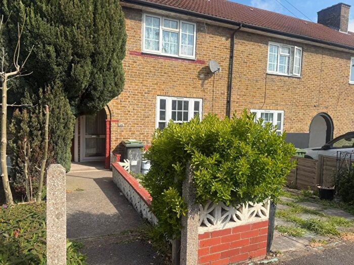 2 Bedroom Property To Rent In Ivorydown, Bromley, BR1