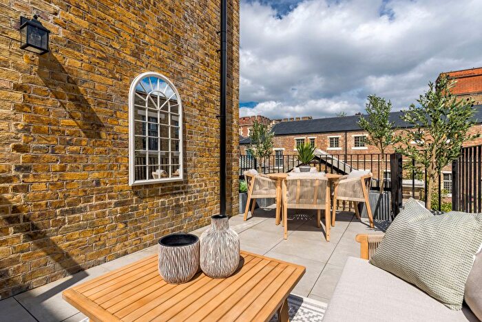 2 Bedroom Flat For Sale In Glenburnie Road, London, SW17