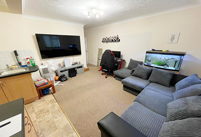 3 Bedroom Detached House For Sale In Ringwood Road, Bournemouth, Dorset, BH11