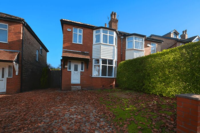 3 Bedroom Semi Detached House For Sale In Brookside Drive, Salford, M7