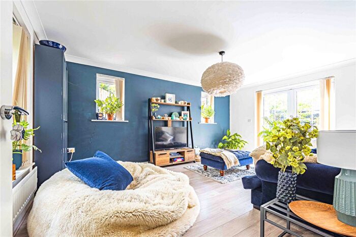 4 Bedroom Detached House For Sale In Brockswood Drive, Hemel Hempstead, Hertfordshire, HP2