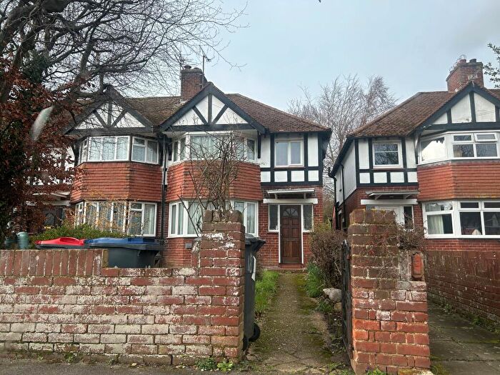 5 Bedroom House To Rent In Clifton Gardens, Canterbury, CT2