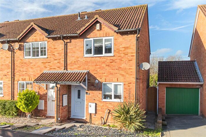 2 Bedroom End Of Terrace House For Sale In Bayleaf Avenue, Woodhall Park, Swindon, Wiltshire, SN2