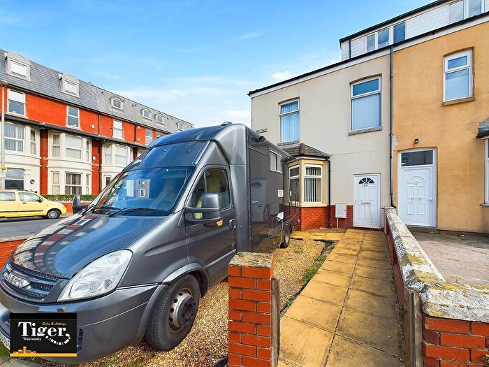 1 Bedroom End Of Terrace House For Sale In High Street, Blackpool, FY1