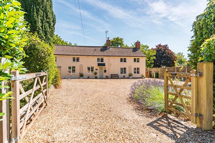 5 Bedroom Cottage For Sale In The Street, Bramerton, NR14