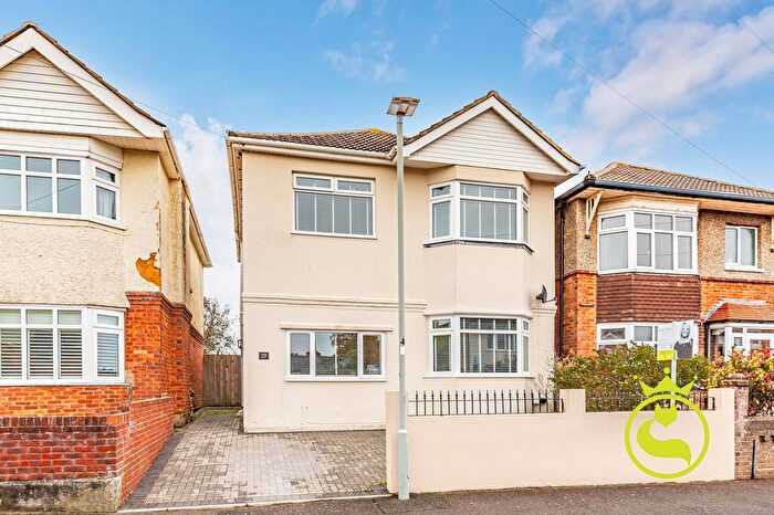 4 Bedroom Detached House For Sale In Chatsworth Road, Poole, BH14