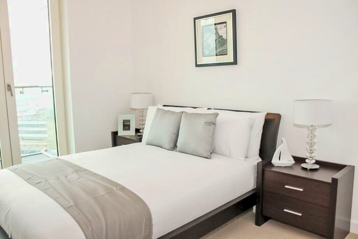 2 Bedroom Flat To Rent In Avantgarde Place, Shoreditch, London, E1