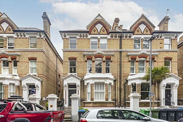 2 Bedroom Flat To Rent In St. Andrews Square, Surbiton, KT6