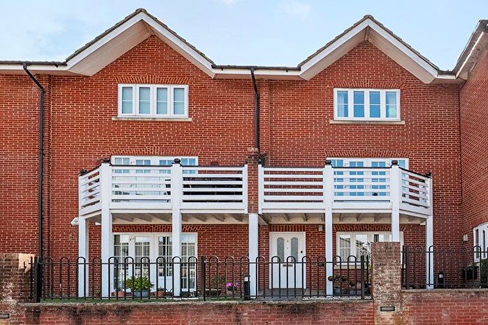 2 Bedroom Maisonette For Sale In London Road, Marlborough, SN8