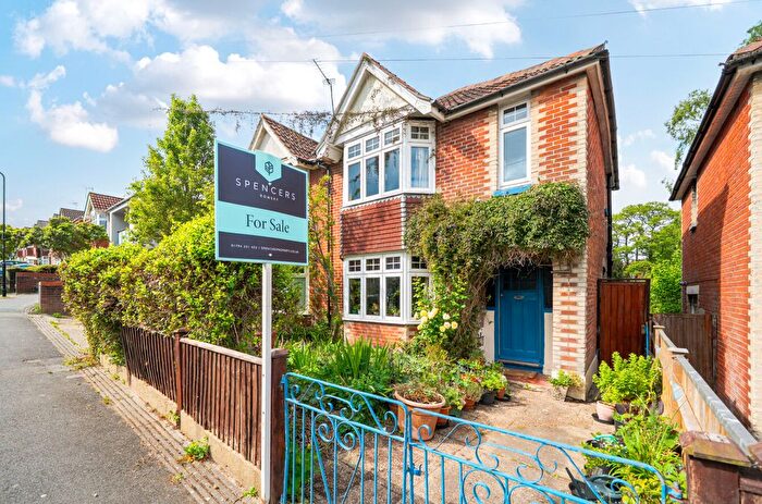 3 Bedroom Semi-Detached House For Sale In Sirdar Road, Southampton, SO17