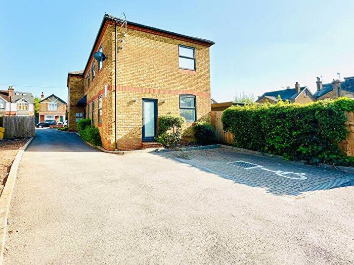 1 Bedroom Flat To Rent In Miles Road, Epsom, KT19