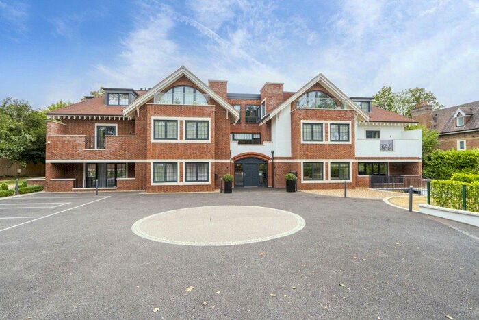 2 Bedroom Apartment To Rent In Penn Road, Beaconsfield, HP9