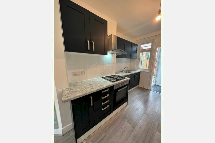 2 Bedroom Terraced House To Rent In Northborough Road, London, SW16