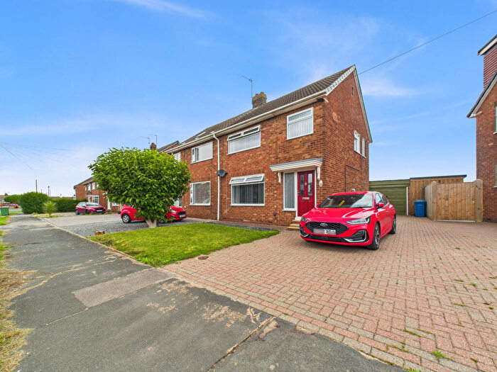 3 Bedroom Semi-Detached House For Sale In Dawnay Road, Hull, HU11