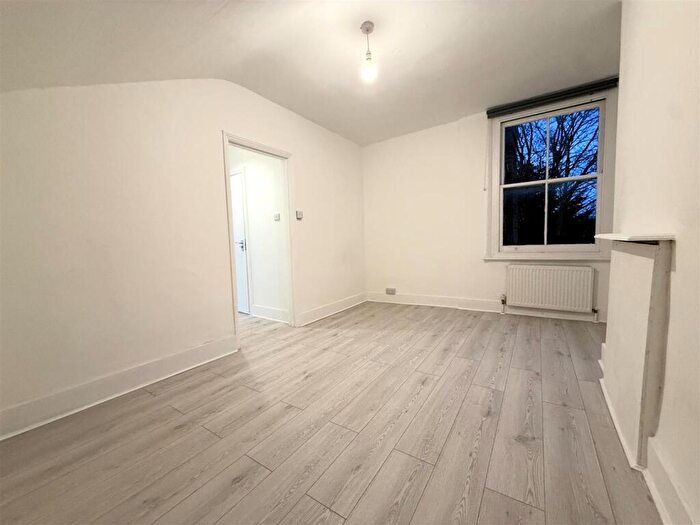 1 Bedroom Flat To Rent In Lascotts Road, London, N22