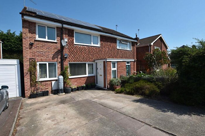 3 Bedroom Semi-Detached House For Sale In Alston Drive, Loughborough, LE11