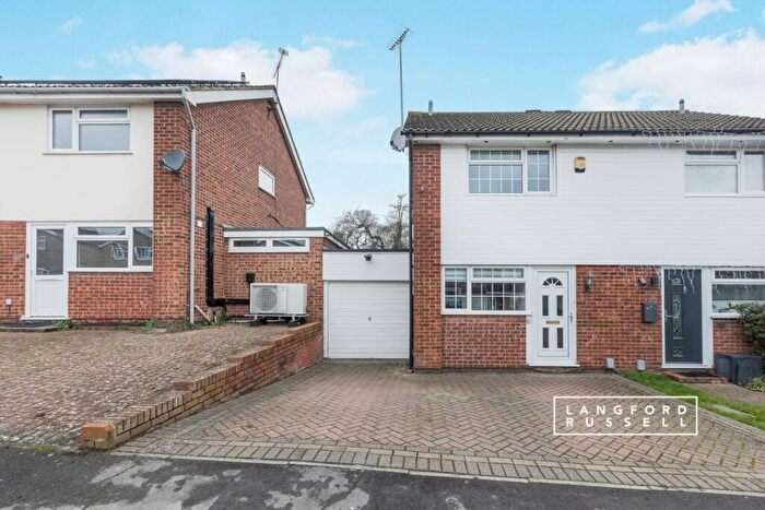 3 Bedroom Semi-Detached House To Rent In Charnock Swanley, BR8