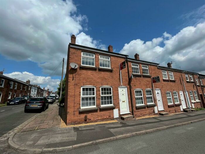 3 Bedroom House To Rent In Coronation Street, Macclesfield, SK11