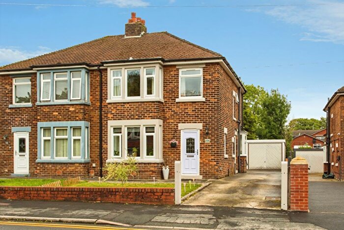 3 Bedroom Semi Detached House For Sale In Rookwood Avenue, Chorley, Lancashire, PR7